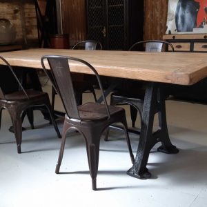 table pied fonte